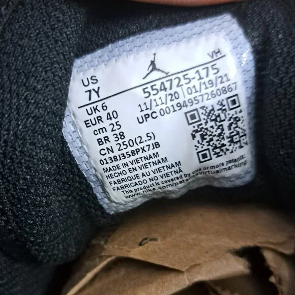 % Sz 7Y Nike Boys Air Jordan 1 Mid Shoes Sneakers / AJ4 - Picture 7 of 11